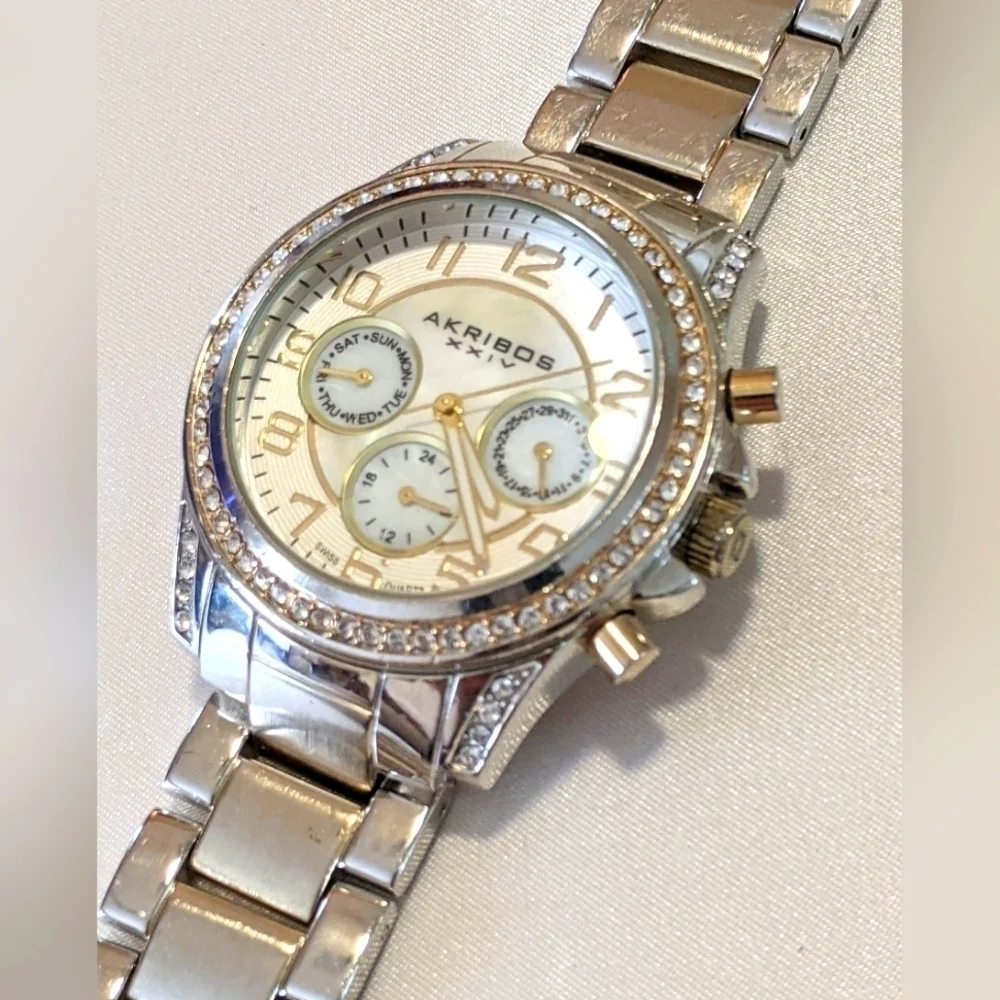 Akribos XXIV Women's Chronograph Watch MOP AK683TTG Crystals New Battery 6.5